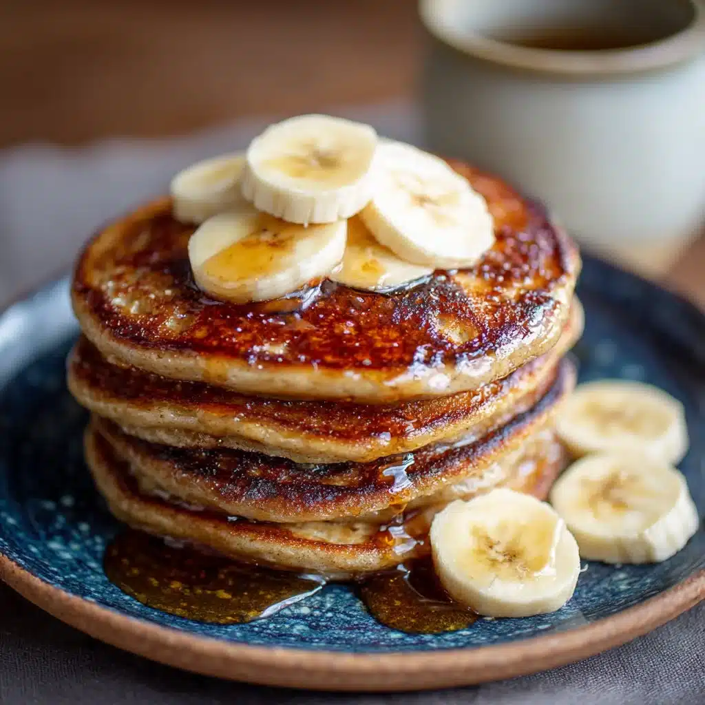 Pancakes au Pain à la Banane : Une Recette Incroyable Ultime 1 Pancakes à la banane dorés et moelleux sur une assiette